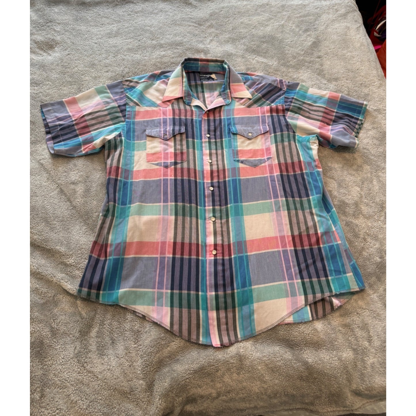 Vintage 1980s Wrangler Pearl Snap Plaid Cotton Poly X-Long Tails Shirt – Size L