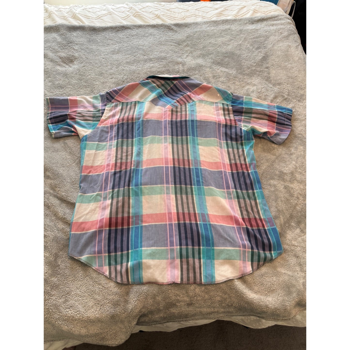 Vintage 1980s Wrangler Pearl Snap Plaid Cotton Poly X-Long Tails Shirt – Size L