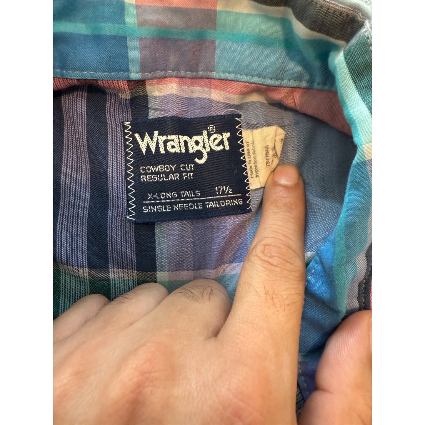 Vintage 1980s Wrangler Pearl Snap Plaid Cotton Poly X-Long Tails Shirt – Size L