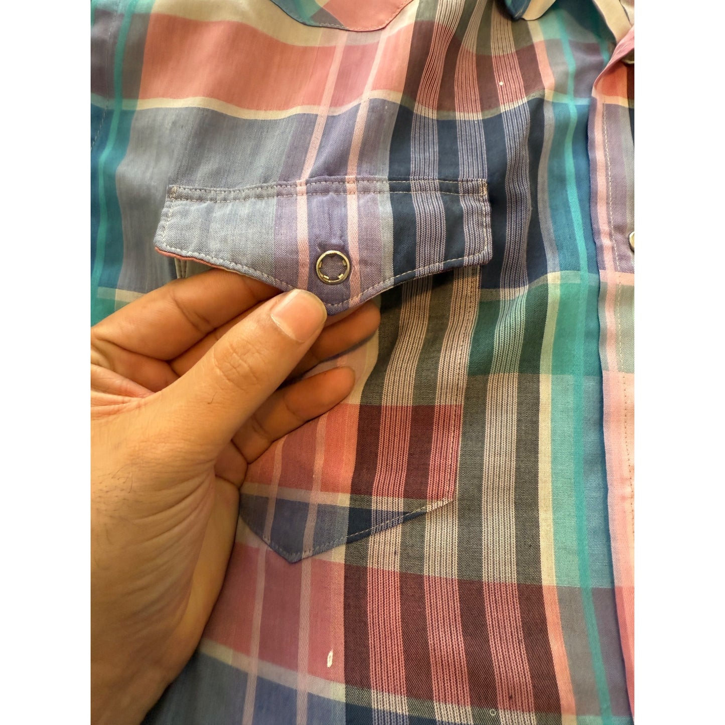 Vintage 1980s Wrangler Pearl Snap Plaid Cotton Poly X-Long Tails Shirt – Size L