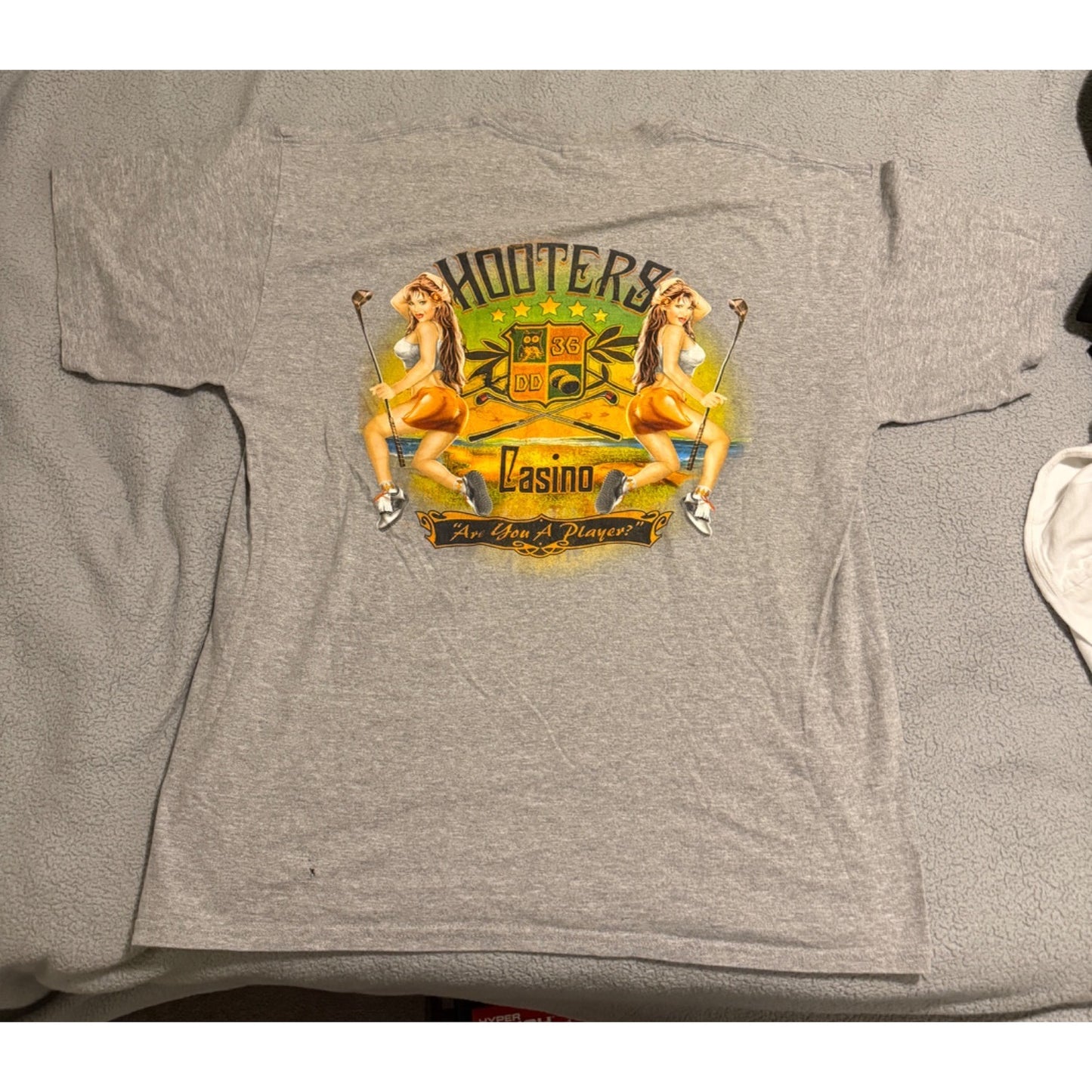 Hooters Gildan Mens Casino Golf Short Sleeve Graphic Gray T-shirt Size XL