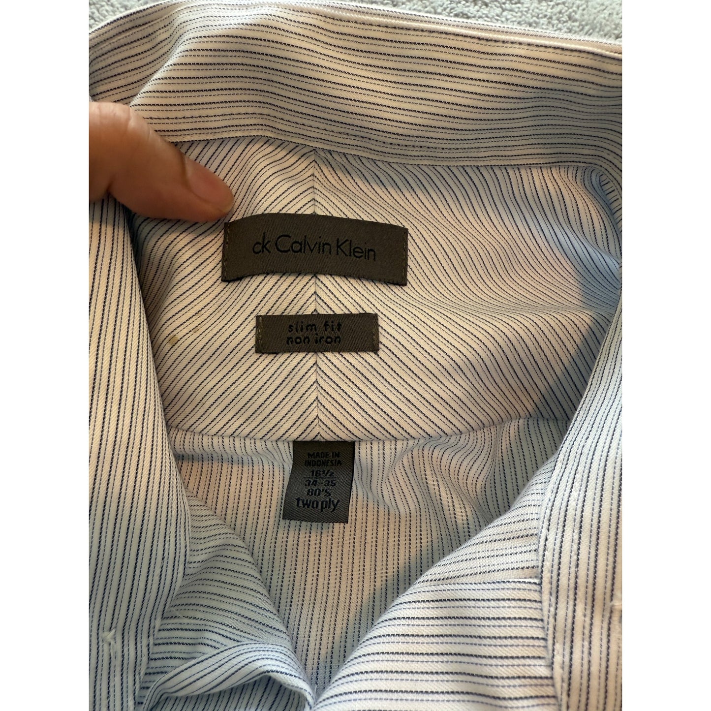 Calvin Klein Men’s Slim Fit Non-Iron Button Down Shirt – Size L