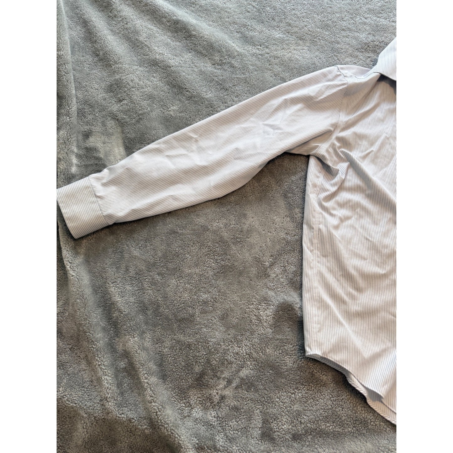 Calvin Klein Men’s Slim Fit Non-Iron Button Down Shirt – Size L