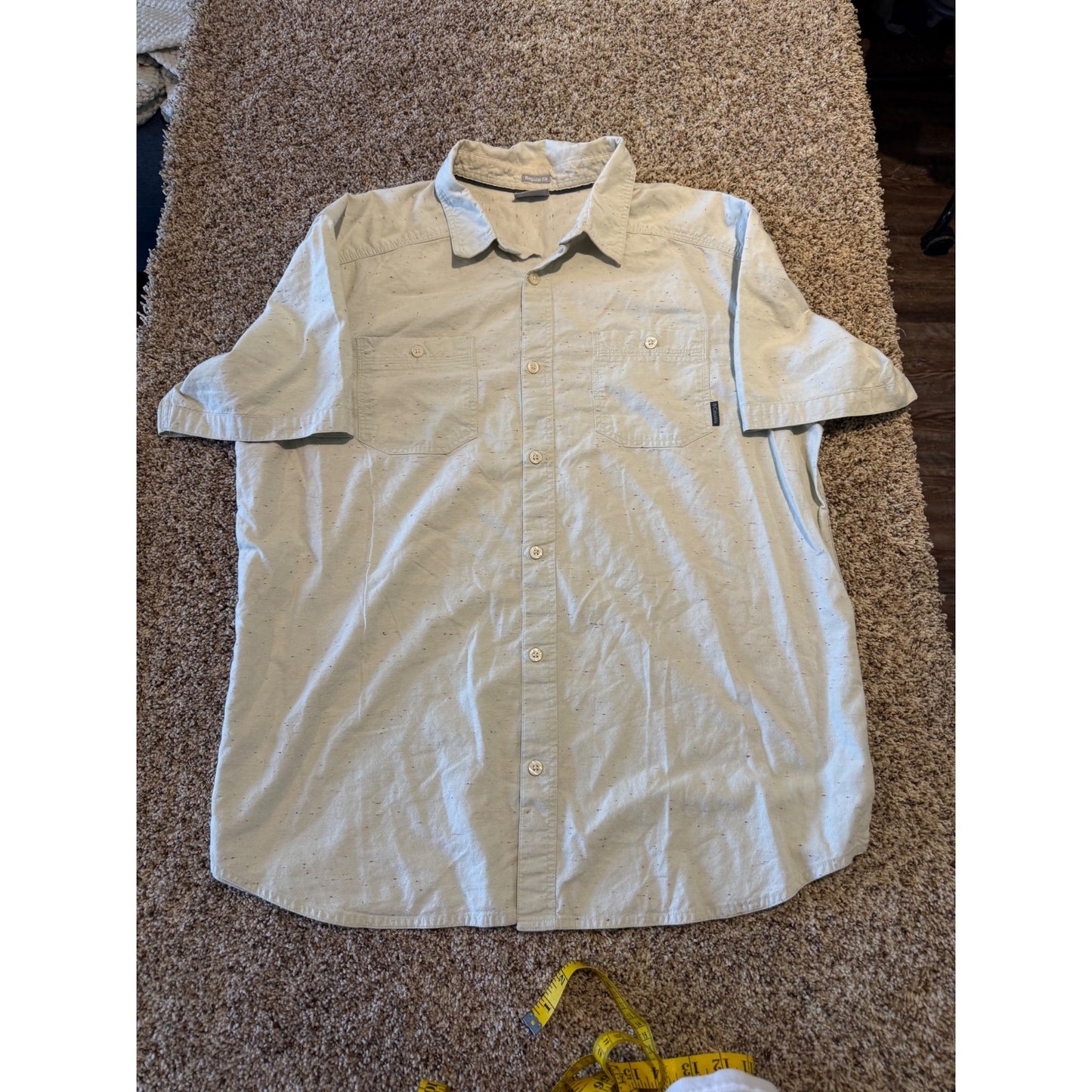 Columbia Sportswear Short Sleeve Button-Down Shirt Men's XL Tan Flecked