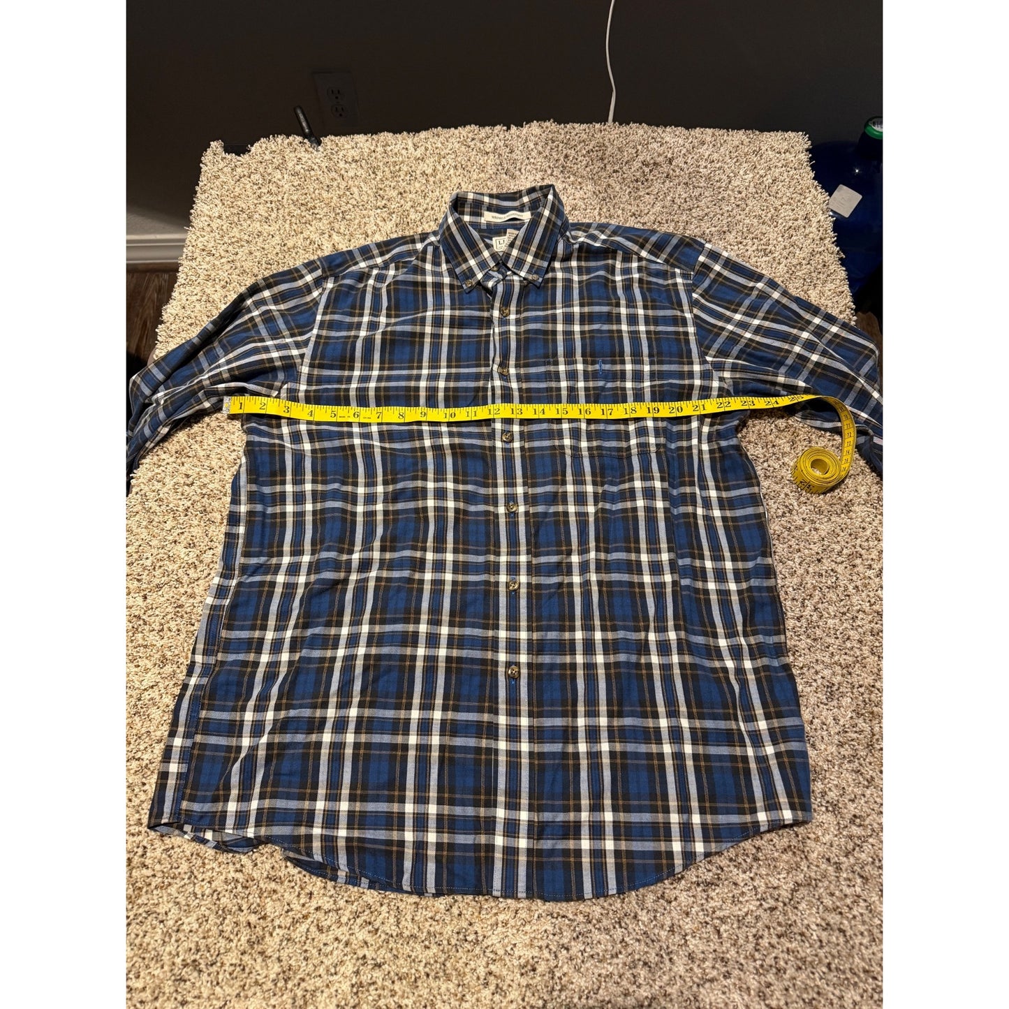 L.L.Bean Blue Plaid Button Down Shirt Men’s M Wrinkle Resistant Cotton Blend