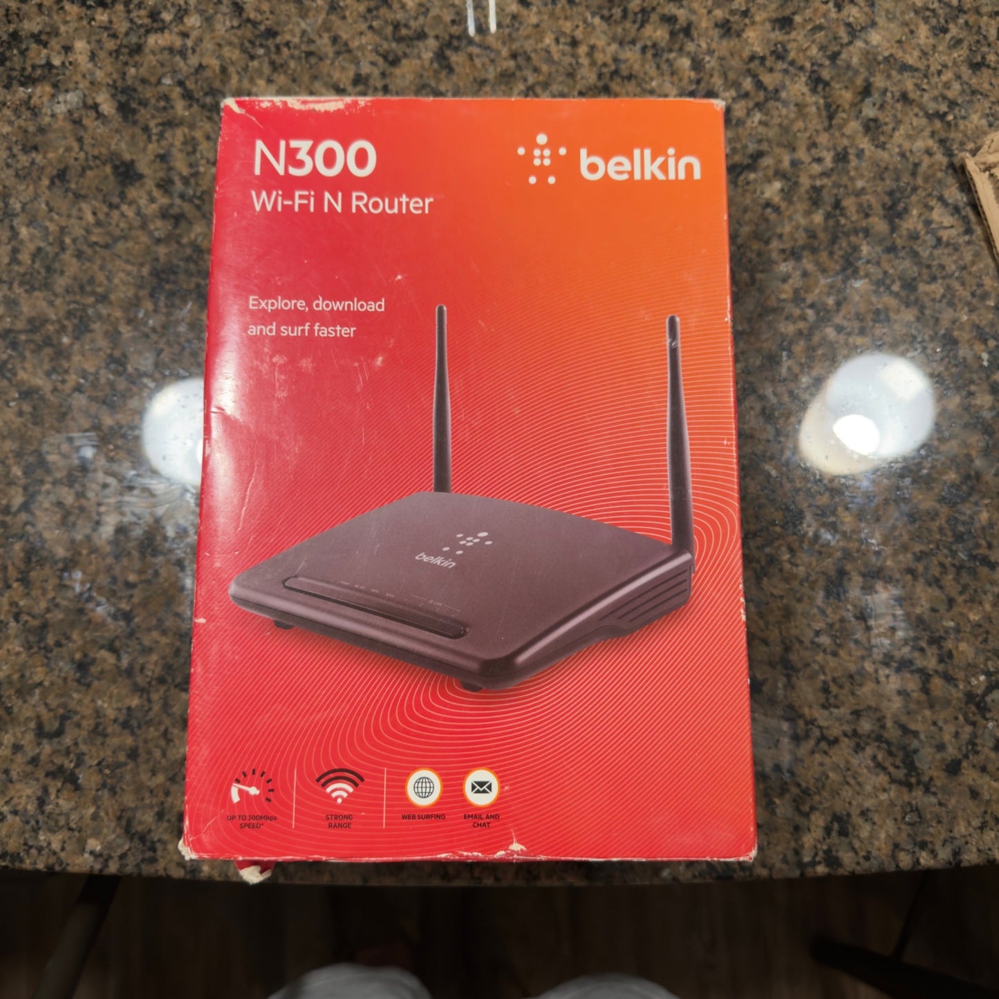 Belkin N300 Wi-Fi N Router F9K1007 Red Black Wireless Router