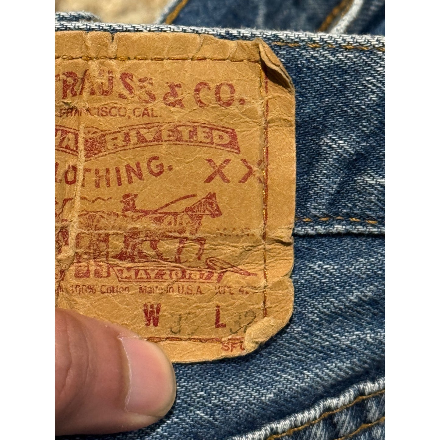 Vintage Levi's 501 Jeans Men's 35x32 Button Fly Blue Denim Two Horse Patch USA Style