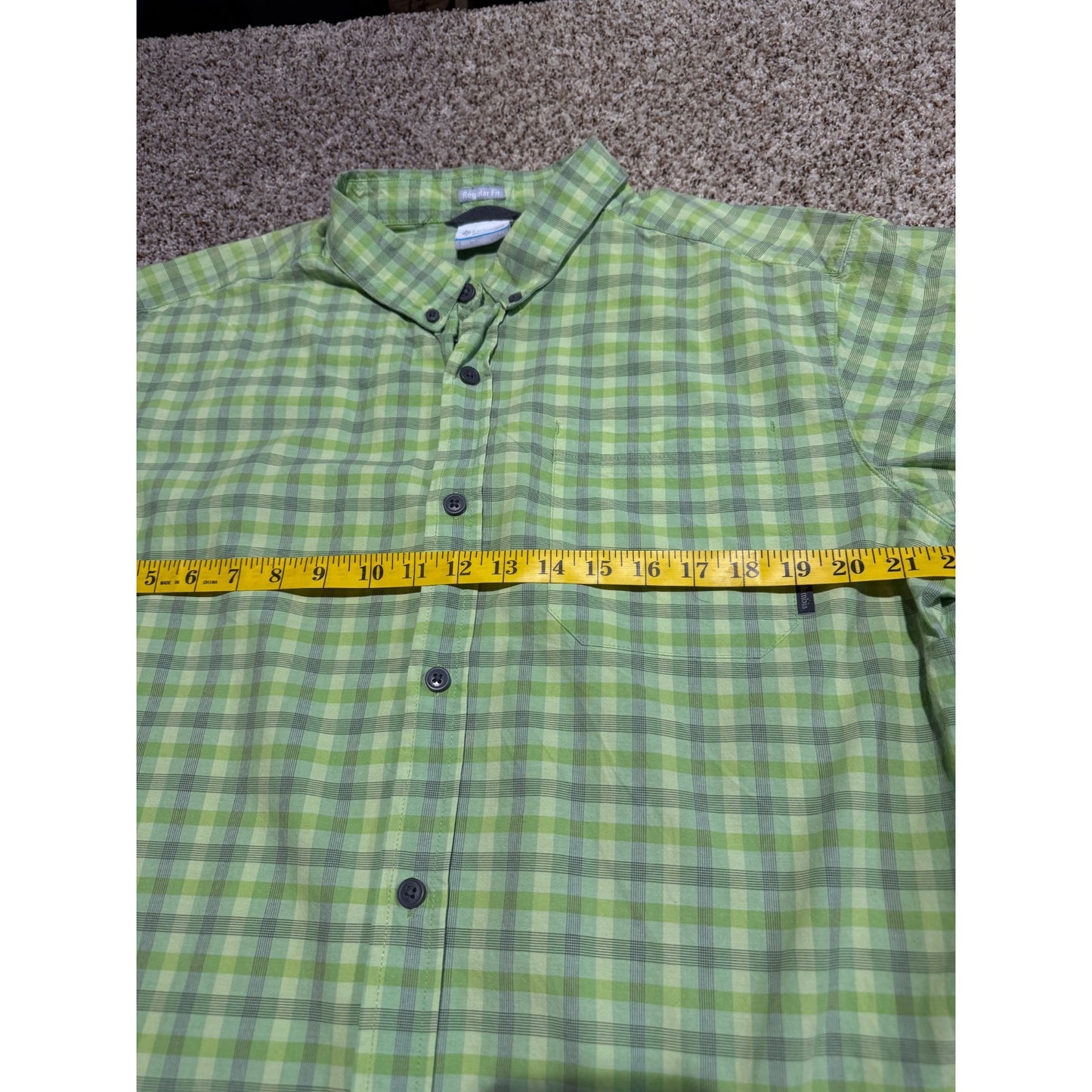 Columbia Sportswear Green Gray Plaid Button Down Shirt Men's XL Regular Fit