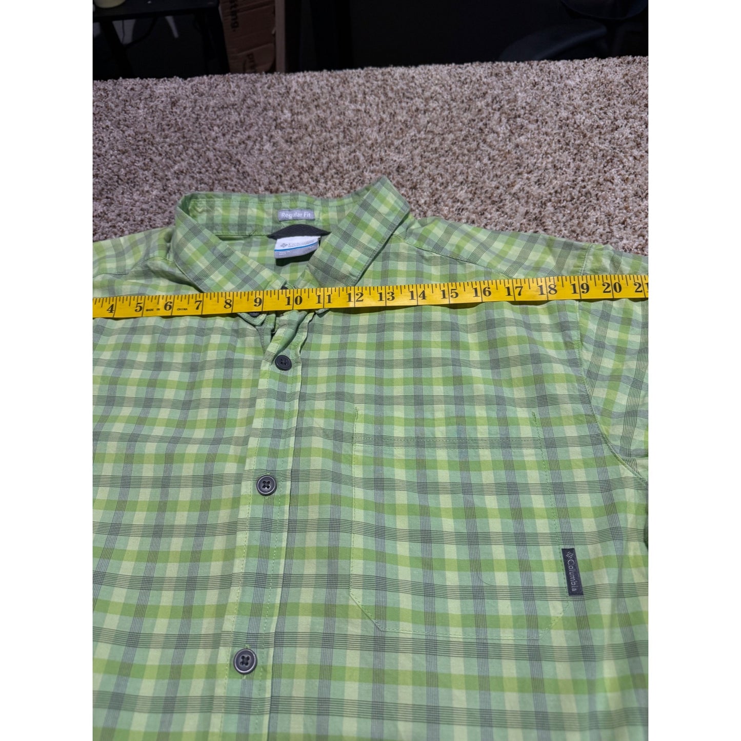 Columbia Sportswear Green Gray Plaid Button Down Shirt Men's XL Regular Fit