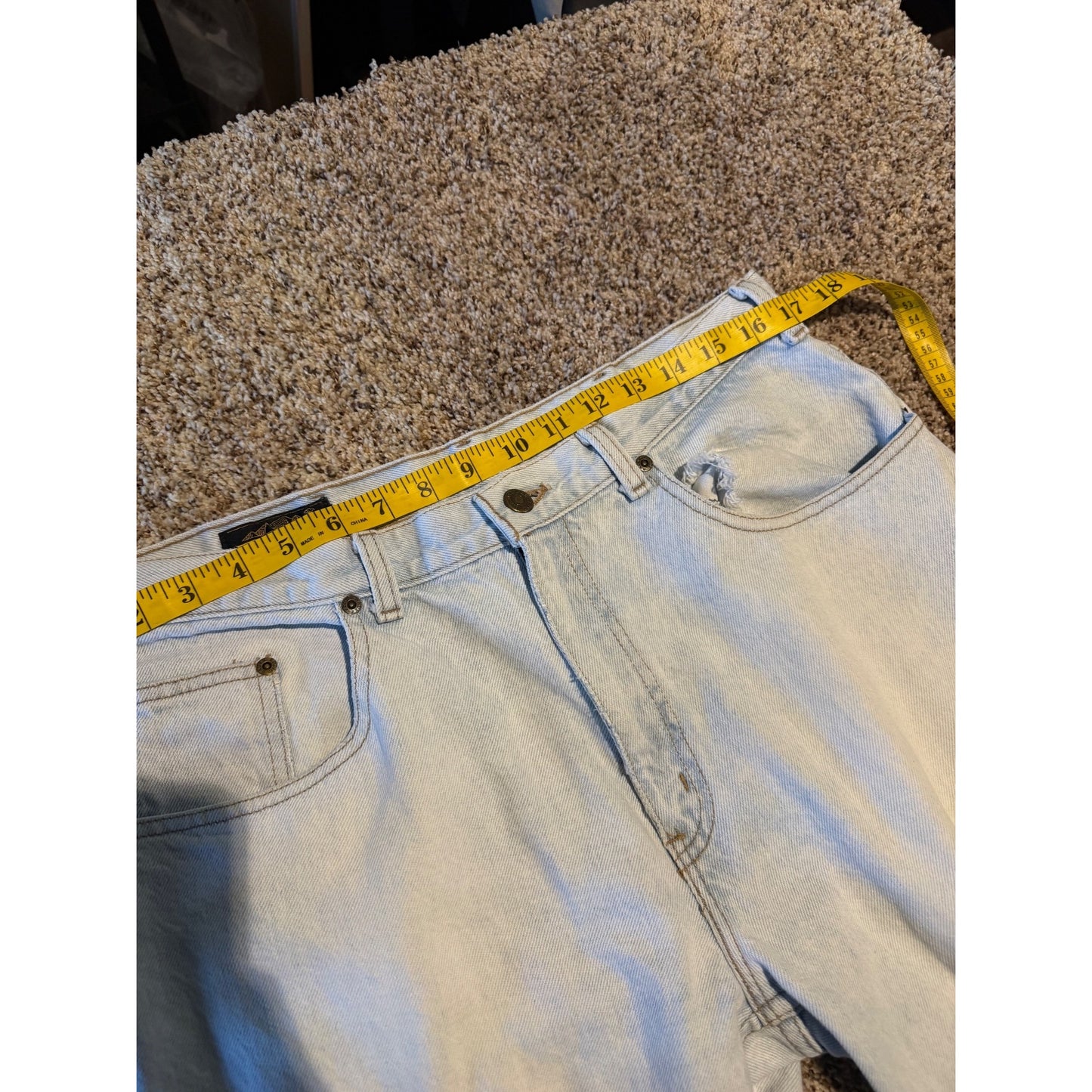 Vintage Eddie Bauer Jeans Men's 34x30 Blue Straight Relaxed Denim 1990s Black Tag